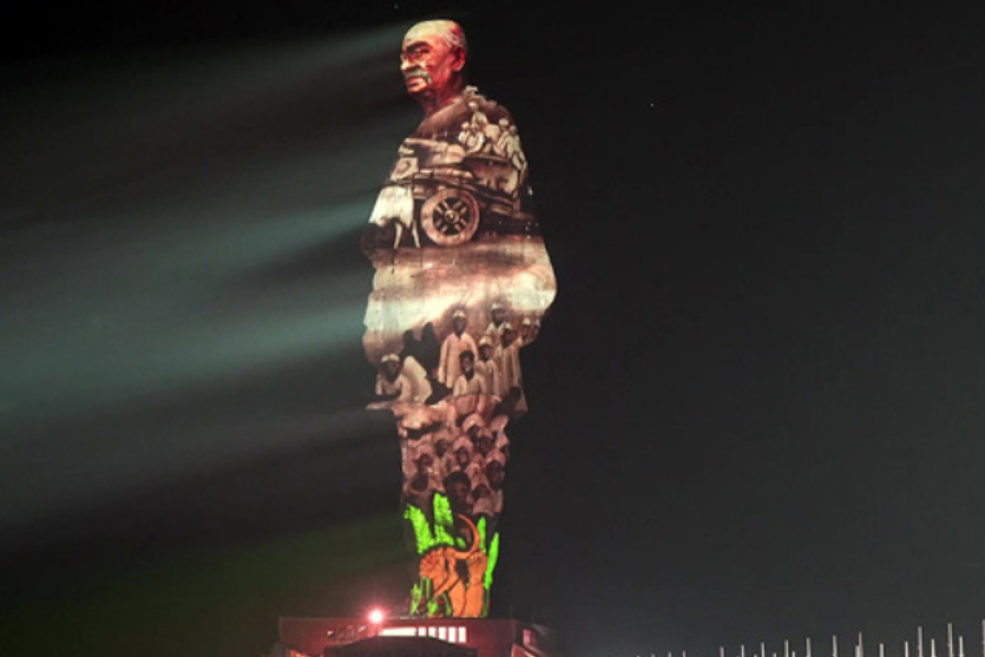 Statue of Unity Light and laser show